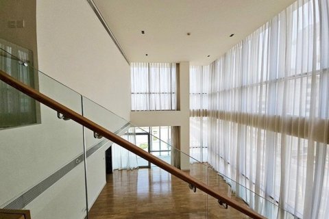 Снять в аренду квартиру в City Walk, Дубай: 4 спальни, 324м², № 69241 - фото 2