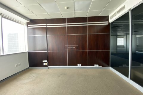 Снять в аренду офис в Sheikh Zayed Road, Дубай: 179.6м², № 42580 - фото 2