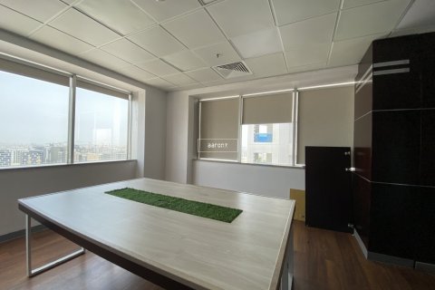 Снять в аренду офис в Sheikh Zayed Road, Дубай: 179.6м², № 42580 - фото 4