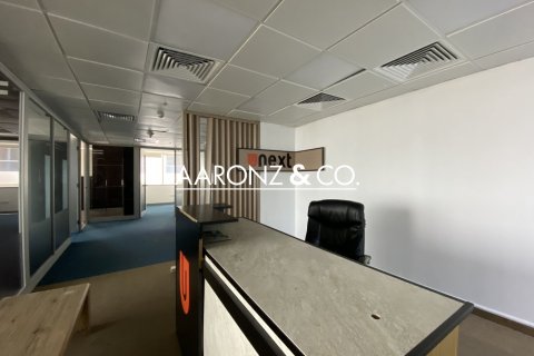 Oficina en Sheikh Zayed Road, Dubai, 180 m², № 42580 - foto 5