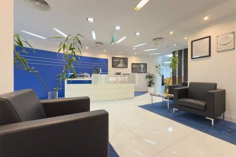 Снять в аренду офис в Джумейра Лейк Тауэрс, Дубай: 456м², № 42579 - фото 2
