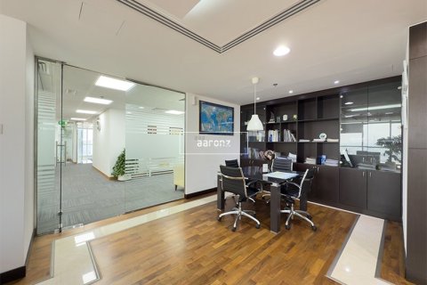 Снять в аренду офис в Джумейра Лейк Тауэрс, Дубай: 456м², № 42579 - фото 9