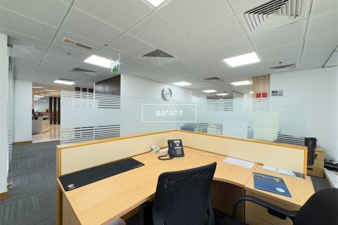 Снять в аренду офис в Джумейра Лейк Тауэрс, Дубай: 456м², № 42579 - фото 18