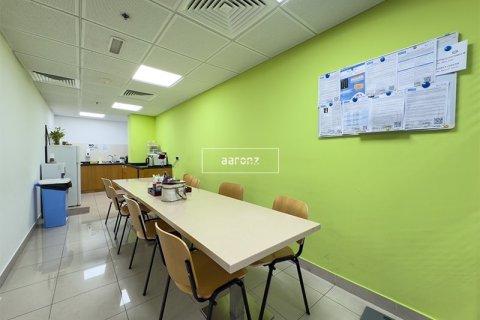 Снять в аренду офис в Джумейра Лейк Тауэрс, Дубай: 456м², № 42579 - фото 24