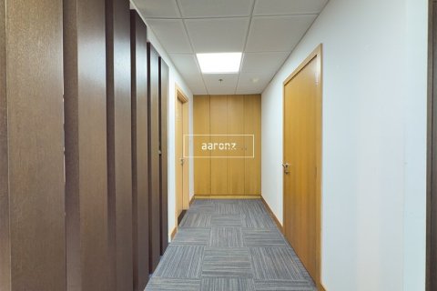 Снять в аренду офис в Джумейра Лейк Тауэрс, Дубай: 456м², № 42579 - фото 19