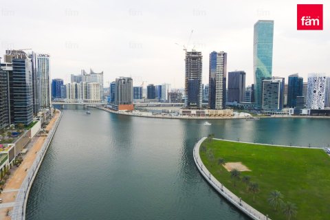 Apartment in Business Bay, Dubai 3 bedrooms, 210 sq.m. № 72331 - photo 1