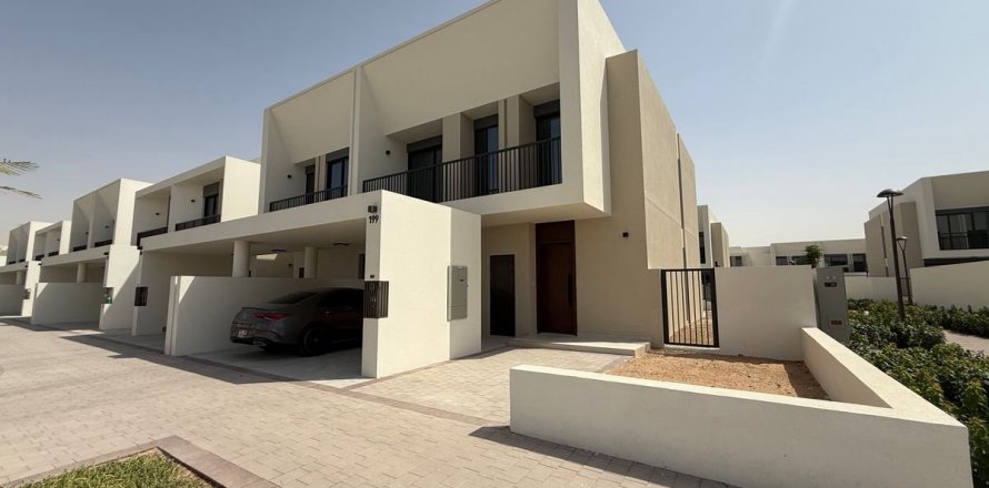 Adosado en Town Square, Dubai, 4 dormitorios, 261.7 m², № 72319