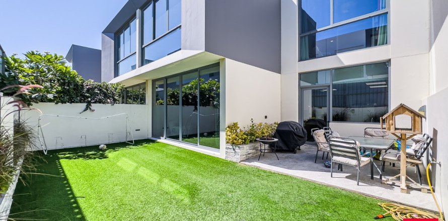 Adosado en Jebel Ali, Dubai, 3 dormitorios, 232.4 m², № 53408