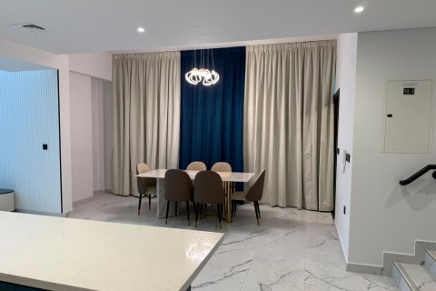 Apartment in Dubai Science Park, Dubai 3 bedrooms, 219.25 sq.m. № 142123 - photo 3