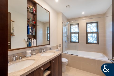 Villa in Mira Oasis, Reem, Dubai 3 bedrooms, 208 sq.m. № 98680 - photo 16