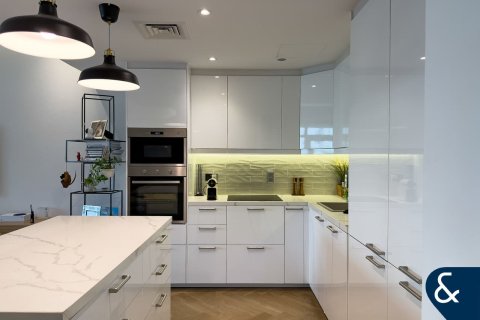 Apartment in Shoreline Apartments, Palm Jumeirah, Dubai 2 bedrooms, 147 sq.m. № 98679 - photo 2