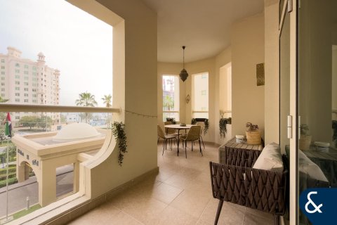 Apartment in Shoreline Apartments, Palm Jumeirah, Dubai 2 bedrooms, 147 sq.m. № 98679 - photo 14