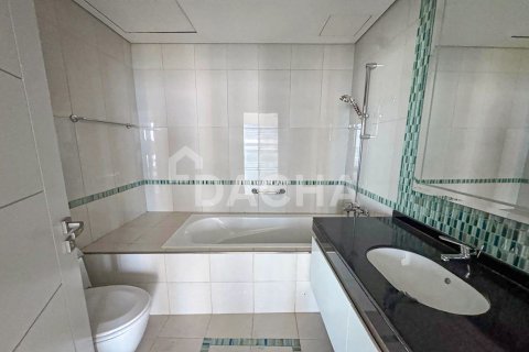 Apartamento en Damac Heights, Dubai Marina, Dubai, 1 dormitorio, 77 m², № 105272 - foto 2