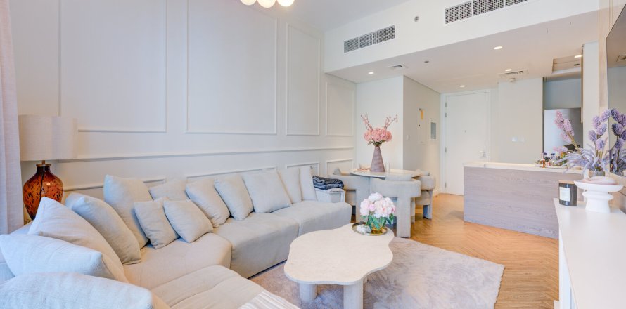 Квартира в Дубае, 2 спальни, 105м², № 96983