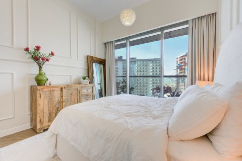 Купить квартиру в Дубае: 2 спальни, 105м², № 96983 - фото 7