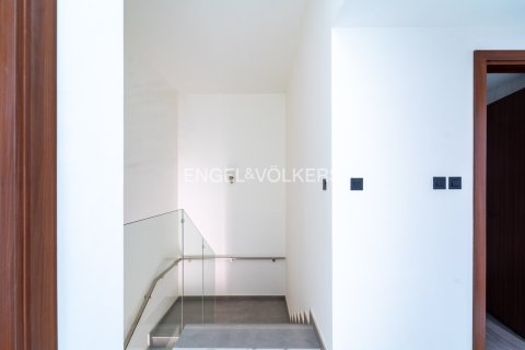 Villa en Wadi Al Safa 3, Dubai, 4 dormitorios, 389 m², № 96993 - foto 10