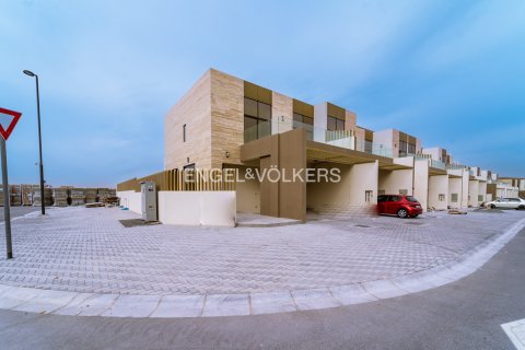 Villa en Wadi Al Safa 3, Dubai, 4 dormitorios, 389 m², № 96993 - foto 28