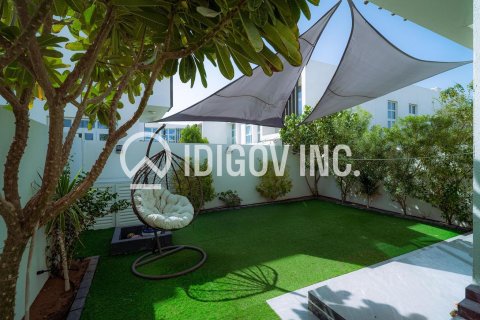 Townhouse in DAMAC Hills (Akoya by DAMAC), Dubai 3 bedrooms, 199 sq.m. № 38146 - photo 3