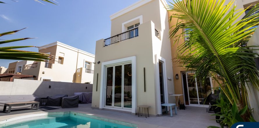 Вилла в Арабиан Ранчес, Дубай, 4 спальни, 253м², № 75591