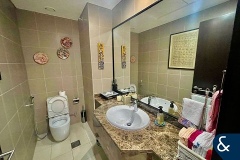 Купить виллу в Аль-Барше, Дубай: 3 спальни, 298м², № 75601 - фото 10