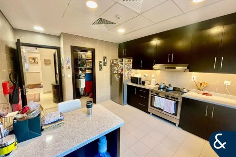 Купить виллу в Аль-Барше, Дубай: 3 спальни, 298м², № 75601 - фото 9