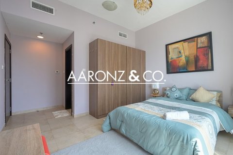 Снять в аренду квартиру в Джумейра Лейк Тауэрс, Дубай: 1 спальня, 67м², № 95372 - фото 4