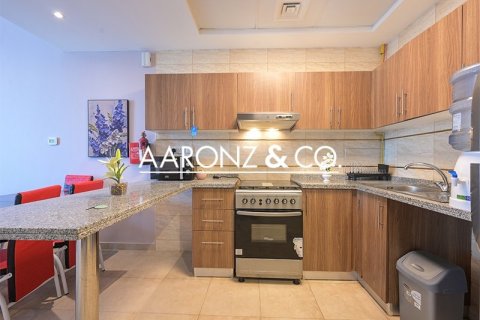 Снять в аренду квартиру в Джумейра Лейк Тауэрс, Дубай: 1 спальня, 67м², № 95372 - фото 8