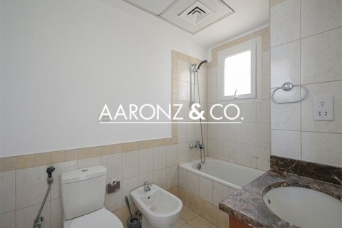 Снять в аренду виллу в The Springs, Дубай: 2 спальни, 172м², № 95359 - фото 16