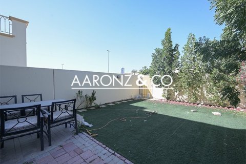 Снять в аренду виллу в The Springs, Дубай: 2 спальни, 172м², № 95359 - фото 20