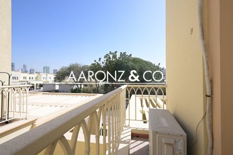 Снять в аренду виллу в The Springs, Дубай: 2 спальни, 172м², № 95359 - фото 17