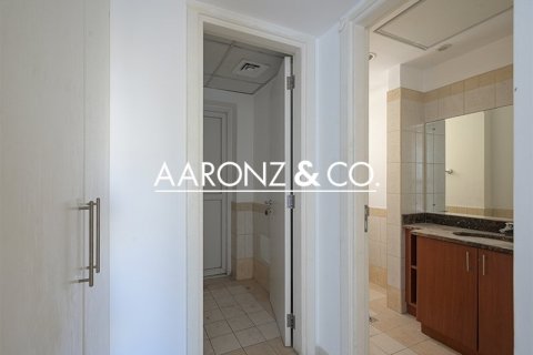 Снять в аренду виллу в The Springs, Дубай: 2 спальни, 172м², № 95359 - фото 15