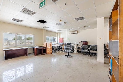 Warehouse in Jebel Ali, Dubai 6856.24 sq.m. № 130097 - photo 2