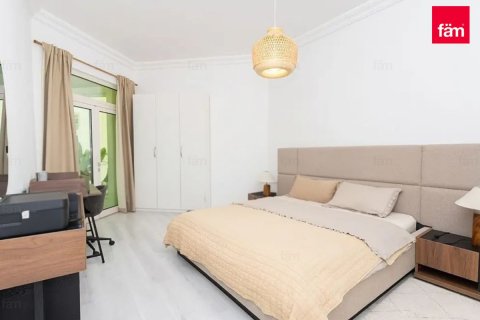 Apartment in Palm Jumeirah, Dubai 3 bedrooms, 200.6 sq.m. № 94882 - photo 10