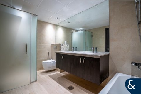 Apartment in Dubai Marina, Dubai 2 bedrooms, 146 sq.m. № 74834 - photo 16