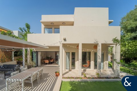 Villa in Arabian Ranches, Dubai 3 bedrooms, 309 sq.m. № 74818 - photo 1