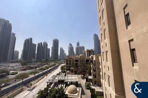 Apartamento en Reehan, Old Town, Dubai, 1 dormitorio, 72 m², № 76782 - foto 1
