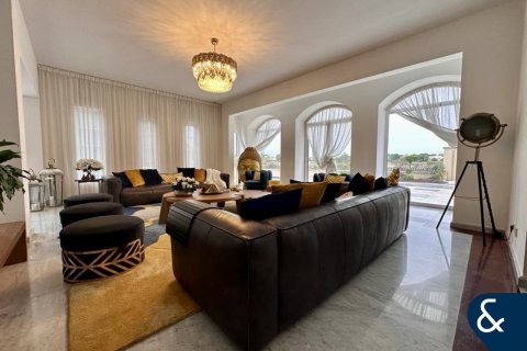 Villa en Arabian Ranches, Dubai, 5 dormitorios, 1552 m², № 76780 - foto 4