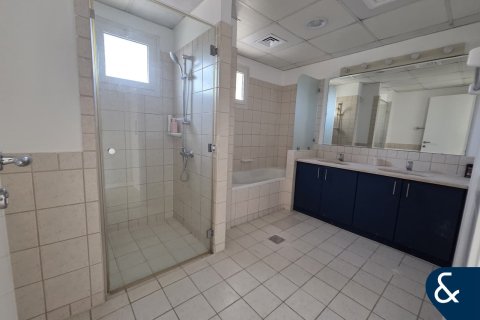 Villa en Meadows, Dubai, 3 dormitorios, 56 m², № 76783 - foto 13