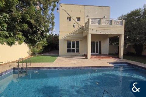 Villa en Meadows, Dubai, 3 dormitorios, 56 m², № 76783 - foto 14