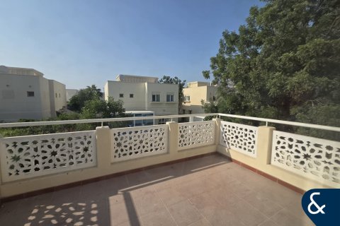 Villa en Meadows, Dubai, 3 dormitorios, 56 m², № 76783 - foto 5