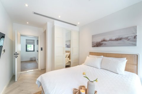 Villa in Dubai 5 bedrooms, 396 sq.m. № 101230 - photo 9