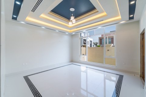 Купить таунхаус в Дубае: 6 спален, 930м², № 101229 - фото 3