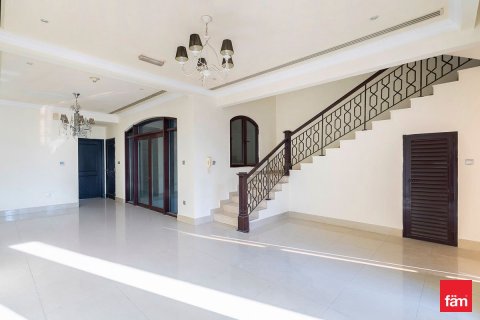 Villa in Dubai 4 bedrooms, 170.3 sq.m. № 84155