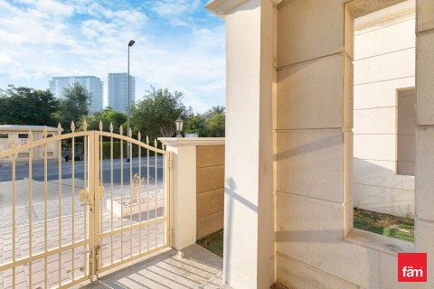 Villa in Dubai 4 bedrooms, 170.3 sq.m. № 84155 - photo 24