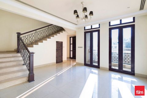 Villa in Dubai 4 bedrooms, 170.3 sq.m. № 84155 - photo 3