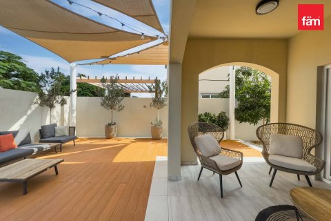 Villa à Dubai, 4 chambres, 399.9 m², № 84145 - photo 5