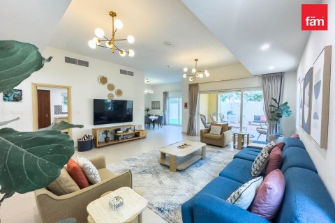 Villa à Dubai, 4 chambres, 399.9 m², № 84145 - photo 3