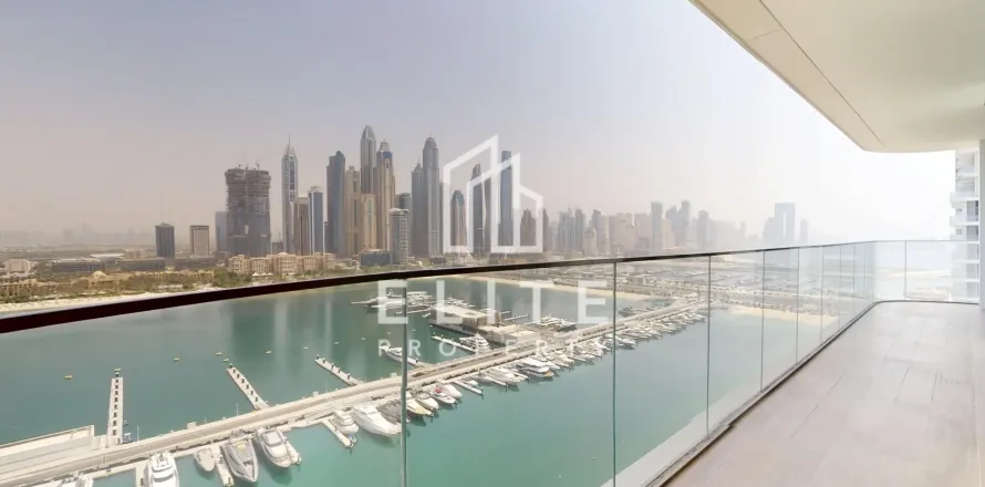 Apartment in EMAAR Beachfront, Dubai Harbour, Dubai 2 bedrooms, 111 sq.m. № 69822