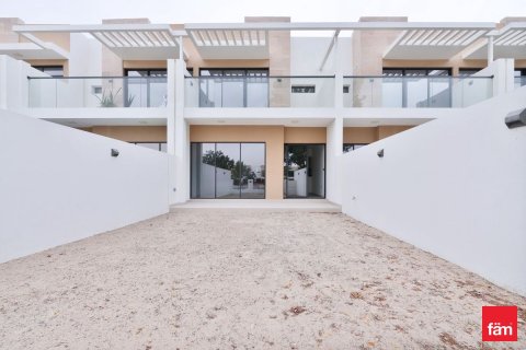 Снять в аренду таунхаус в Дубае: 4 спальни, 180м², № 96396 - фото 13