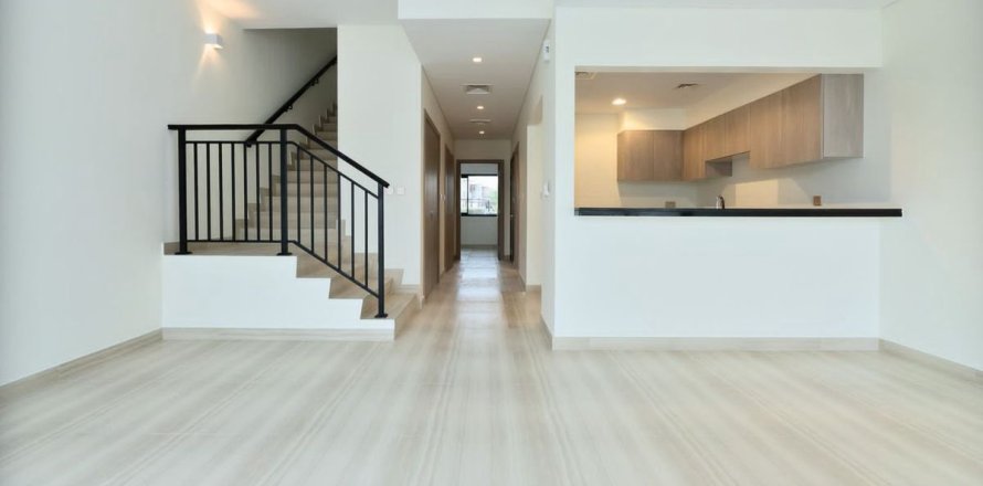 Таунхаус в Дубае, 4 спальни, 180м², № 96396